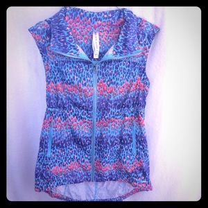 Lorna Jane rare Brodie  sleeveless jacket/ vest